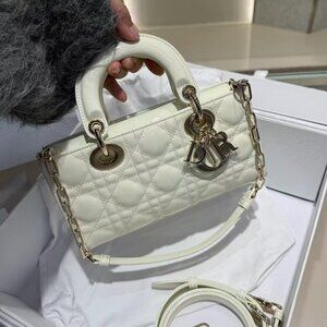 Classic DIOR Bag: A Stylish and Versatile Choice for Elegance
